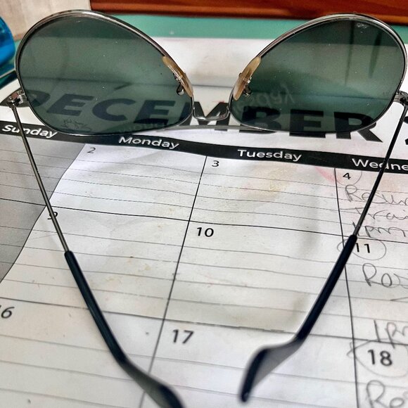 Ray-Ban Classic Aviator Sunglasses - Picture 5 of 7